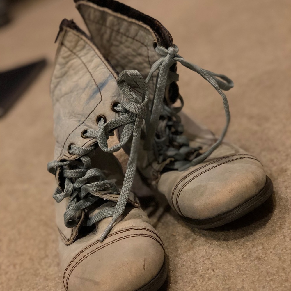 Shoes - Picture 2 of 2